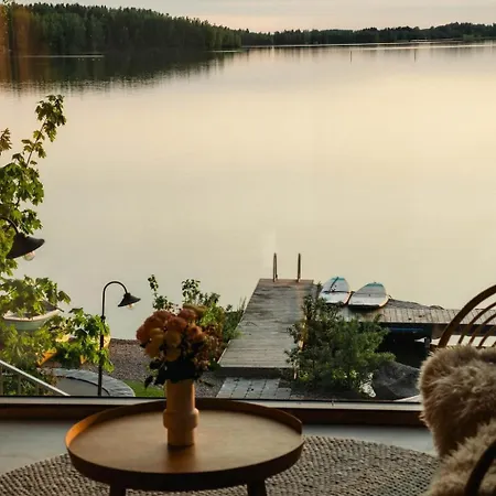 Lakefront Log Lempäälä