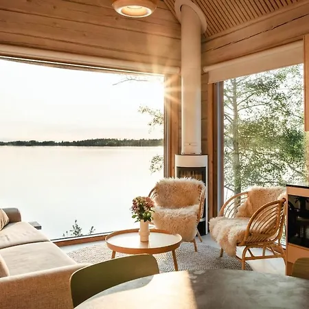 Lakefront Log * Lempäälä